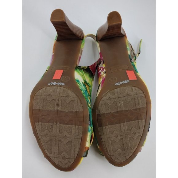 Etienne Aigner E-Darla Floral Slingback, Peep-toe Size 7.5 with 3in. Heels - Picture 6 of 8